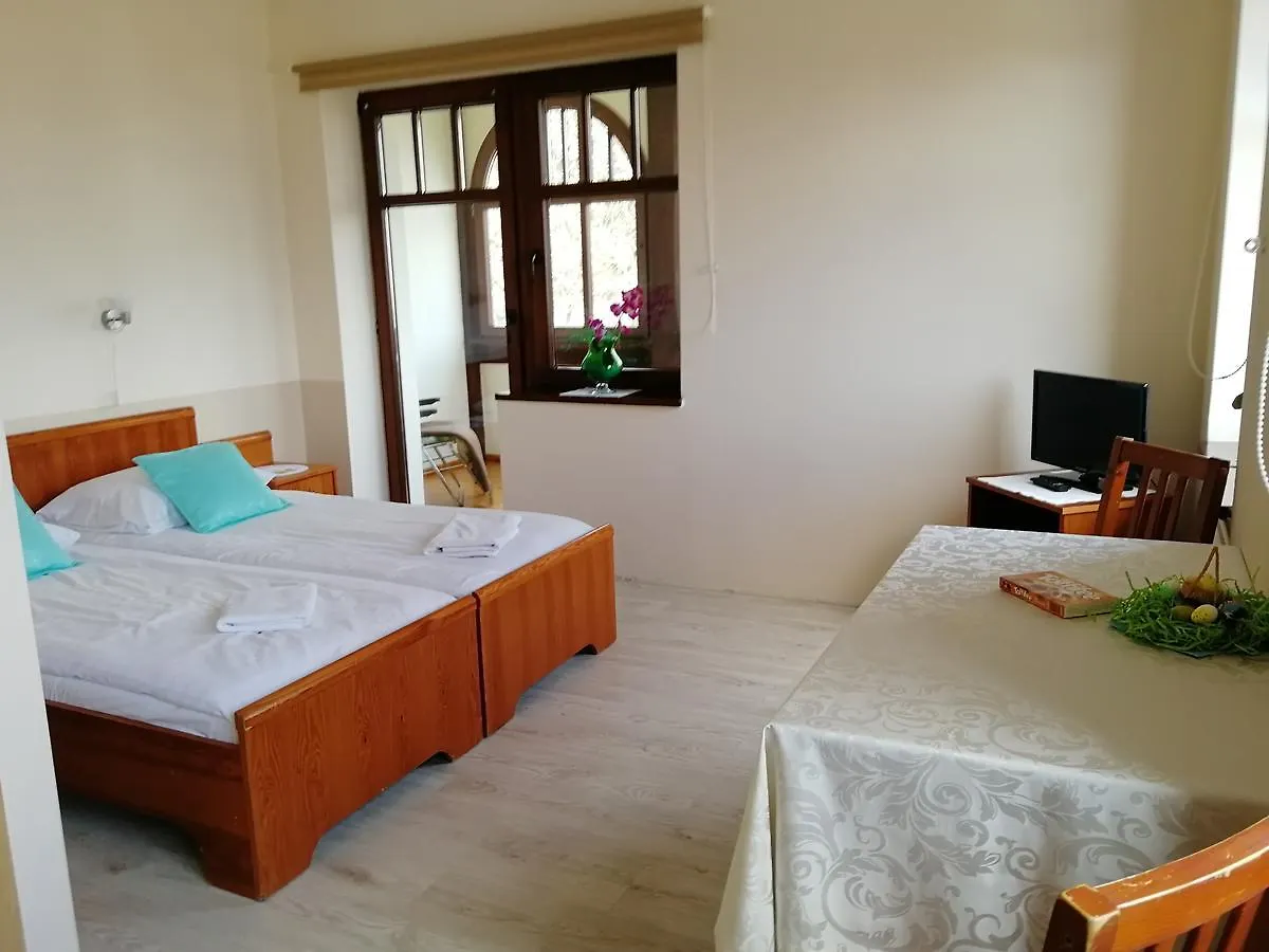 Rezydencja Na Skrocie Karpacz Bed & Breakfast